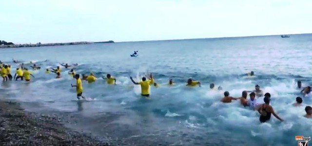Speciale tuffo di Capodanno 2018 a Catanzaro: video e interviste ai protagonisti