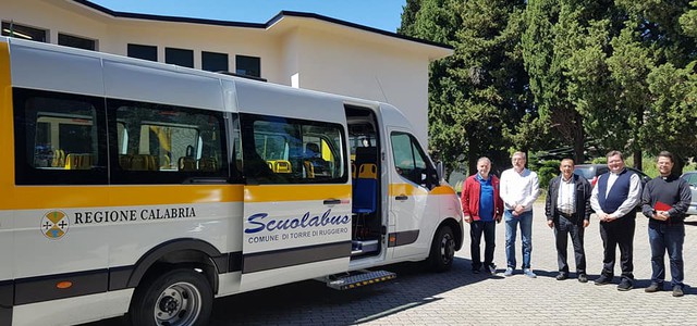 Torre di Ruggiero, in servizio il nuovo scuolabus acquistato dal Comune