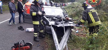 Auto contro guardrail, ferito 77enne