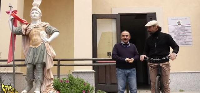 Minacce di morte al sindaco di Guardavalle dopo la statua rimossa