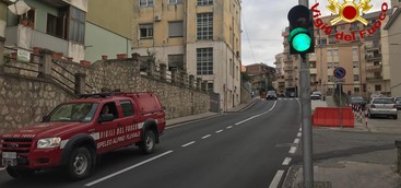 Catanzaro, da oggi in funzione i nuovi semafori in via Vinicio Cortese (FOTO)