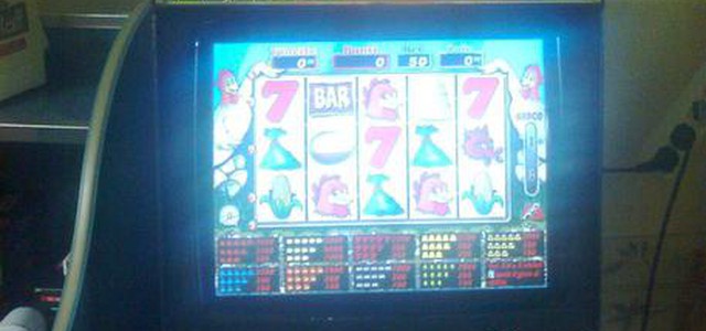 Sequestrate "slot" illegali nel cosentino
