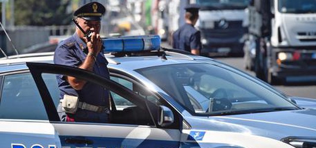 Posta video mentre guida, dopo poco si schianta e muore