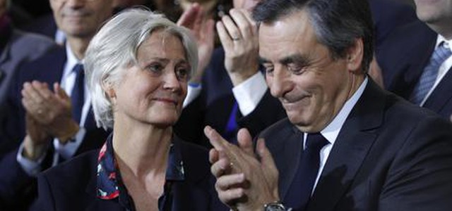 Fillon annulla visita, voci ritiro. Convocato dai giudici il 15 marzo