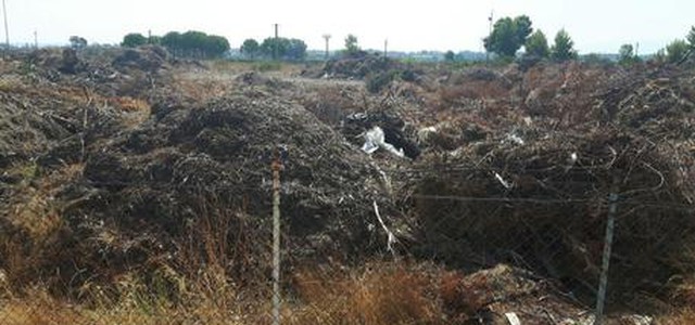 Discarica in ex campo sportivo, sequestrata