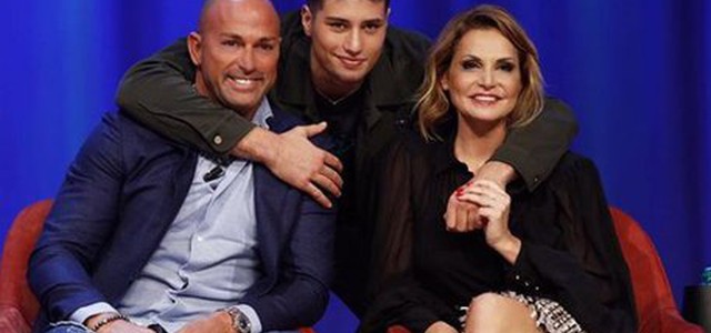 Niccolò Bettarini ferito ferito fuori da discoteca a Milano, quattro sospettati