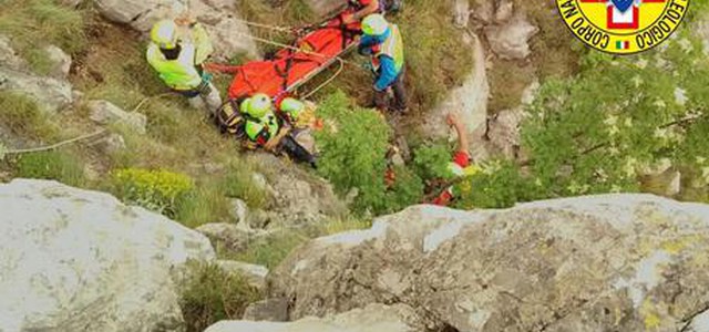 Escursionista scivola su parete, salvata