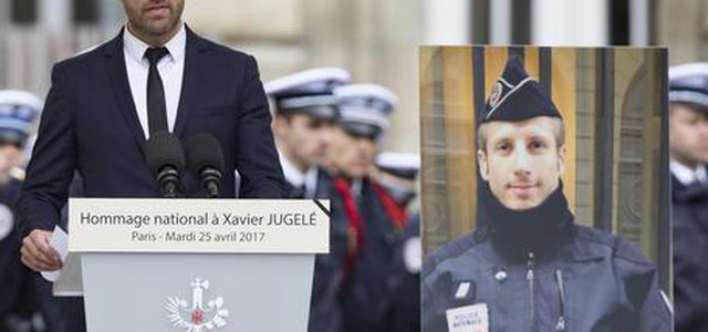 Attentato degli Champs Elysées, il compagno dell'agente ucciso: 'Non avrete il mio odio'
