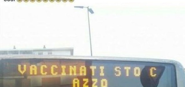 Scritta contro vaccini su bus. Atac avvia accertamenti