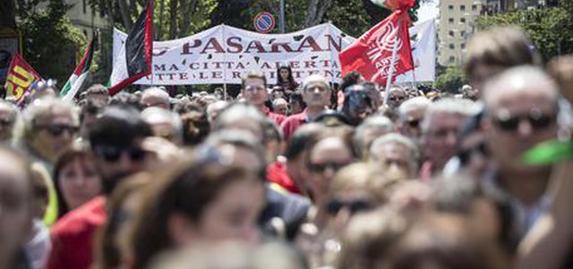 25 Aprile, partito il corteo dell'Anpi. Roma divisa, due celebrazioni
