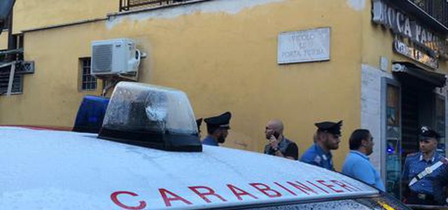 Rubano pensione ad anziano in casa