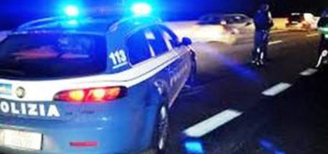 Stretta sui rumori molesti della movida a Cosenza, sequestrate attrezzature e strumenti sonori
