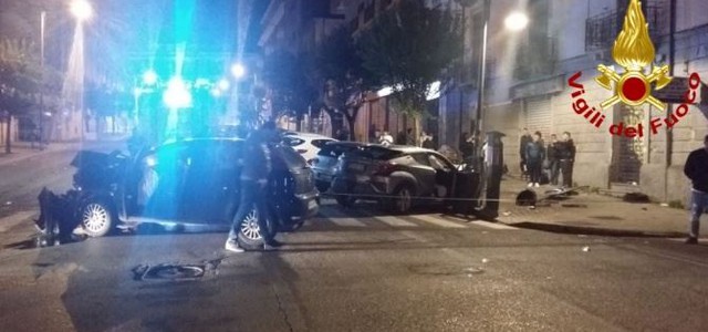 Incidente nella notte a Cosenza, coinvolte diverse auto