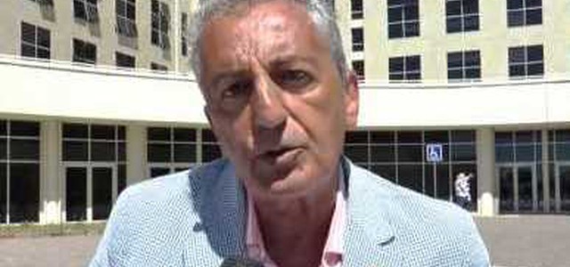 Manno inizia sciopero della fame davanti la Cittadella (VIDEO)