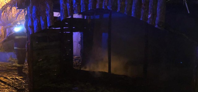 Presepe vivente, capanna in fuoco a Simeri Crichi (FOTO e VIDEO)