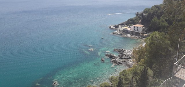 Turismo fai da te in Calabria? Ai .. Ai.. Ai.. I turisti segnalano