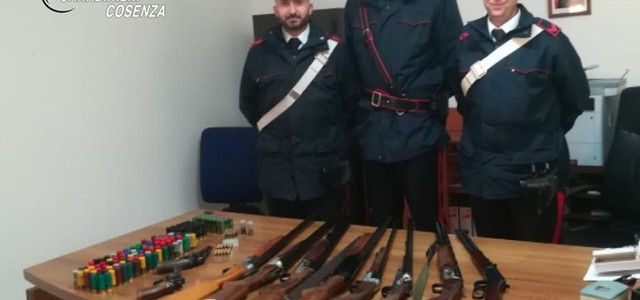 Arrestata 45enne con arsenale in casa