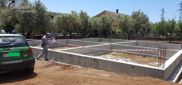Sequestrati due manufatti abusivi nel Catanzarese