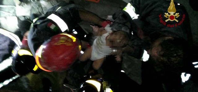 Colonna mobile Regionale vigili del fuoco Calabria inviata ad Ischia per emergenza sisma