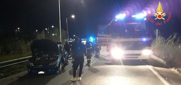 Incidente a Catanzaro tra quattro auto, feriti lievi