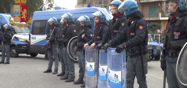 Tifoso reggino vìola il DASPO, aggravate le misure