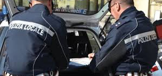 CATANZARO  CONTRASTO ABUSIVISMO COMMERCIALE ,  OPERAZIONE DELLA POLIZIA LOCALE NELLA ZONA SUD DELLA CITTA’