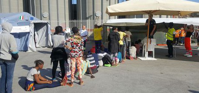 Migranti: arrivati 80 in Calabria