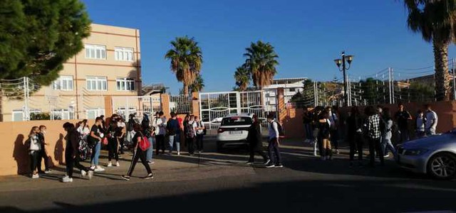 Riaprono le scuole in Calabria, ma non per tutti