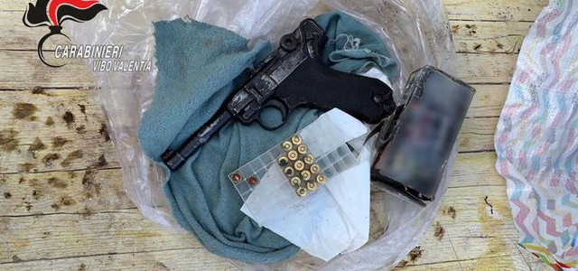 Pistola clandestina sequestrata dai carabinieri