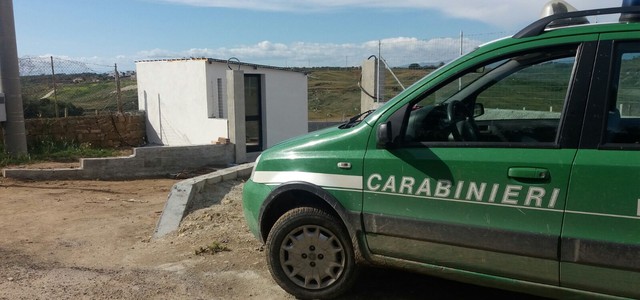 Sequestrata area abusiva per il parcheggio nel crotonese