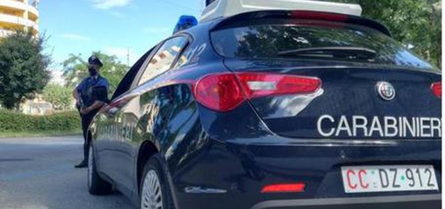 Branco umilia invalido e da fuoco alla casa. Tre gli arresti