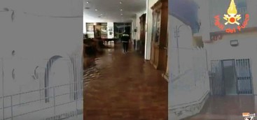 Allagamento in Liceo Classico a Catanzaro, invasi d'acqua oltre 300 mq di locali (VIDEO)