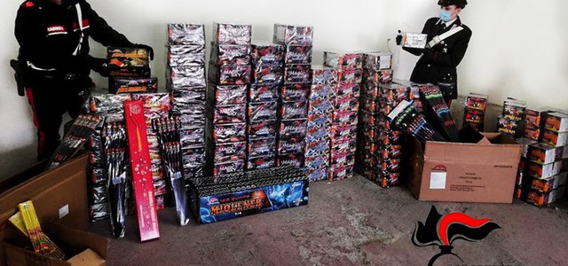 Sequestrati 403 fuochi pirotecnici nel Reggino