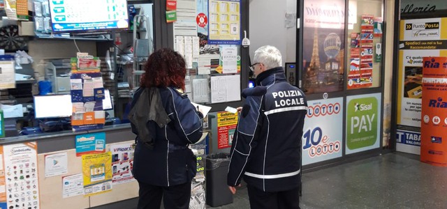 Coronavirus, proseguono i controlli della polizia locale a Catanzaro