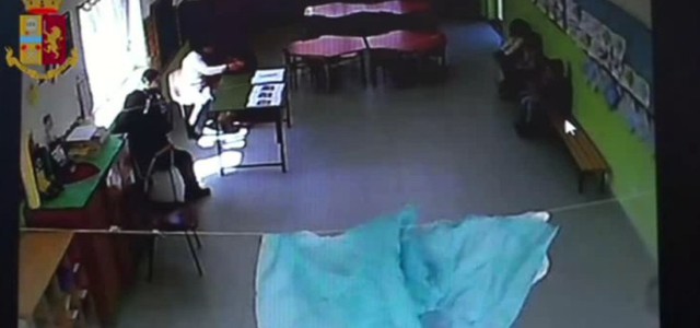 Maltrattamenti a scuola, tornano in libertà insegnante e collaboratrice scolastica