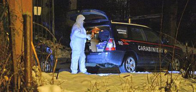 Anziana con polsi legati morta in casa