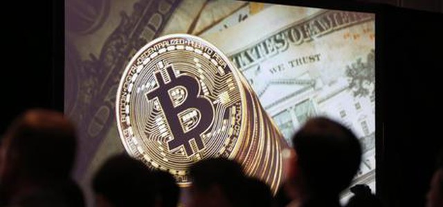 Bitcoin batte nuovo record e supera 11mila dollari