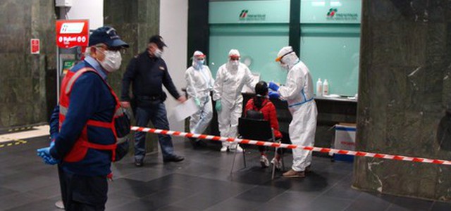 Zona tamponi in stazione di Reggio Calabria