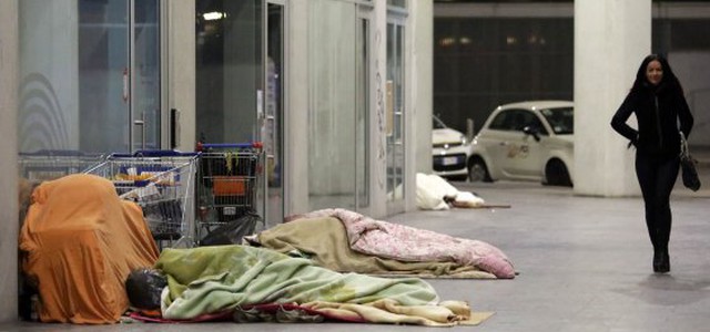 Disuguaglianze in aumento, otto super Paperoni hanno stessa ricchezza di metà dell'umanità