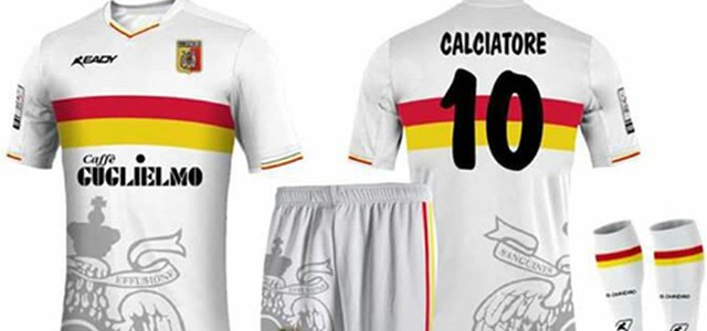 Catanzaro calcio, assegnati i numeri di maglia