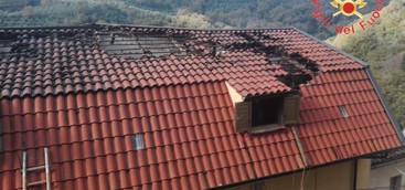FEROLETO ANTICO: incendio in abitazione,  crollo parziale del tetto (FOTO)