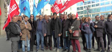 Sit-in dei lavoratori impegnati nella realizzazione della Metro (VIDEO)