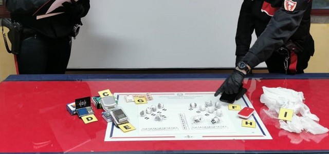 Droga nascosta negli indumenti intimi, arrestato 26enne nel Catanzarese