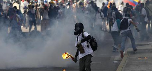 Proteste in Venezuela, incendiata casa natale Chavez