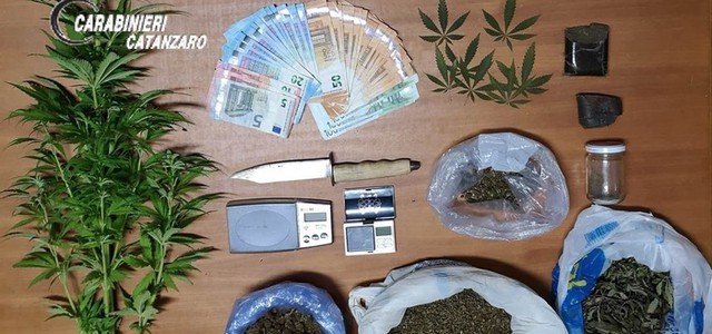 Oltre 600 grammi tra marijuana e hascisc nascosti in casa, arrestato 32enne