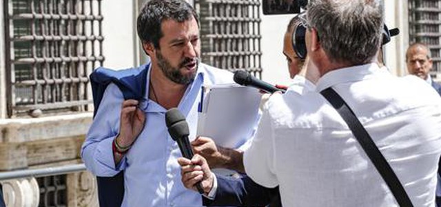 Salvini, centri saranno chiusi, ora basta migranti a spasso