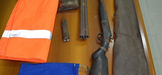 Detenevano fucili clandestini, arrestati