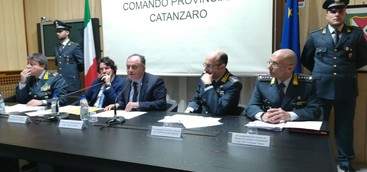 Tonnellate di marijuana dall’Albania all’Italia, Gratteri: "La 'ndrangheta ha preso mercato" (VIDEO)