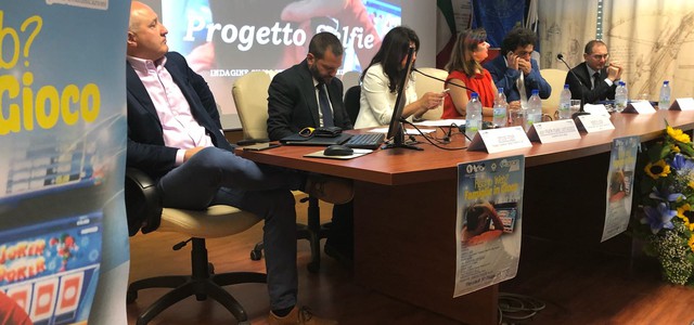 Gioco d'azzardo online e minori: l'allarme degli esperti