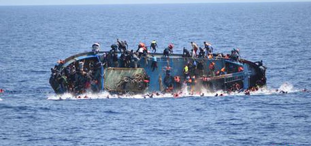 Migranti: almeno 20 morti in naufragio
